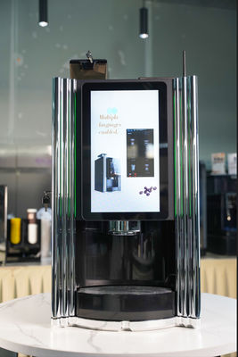 اختيار المشروبات السوداء في آلة بيع القهوة التجارية مع AC220V / 50HZ 110V / 60Hz الجهد المسموح به